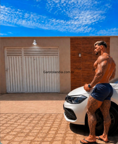 garoto de programa - Adriano