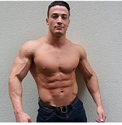 garoto de programa - César