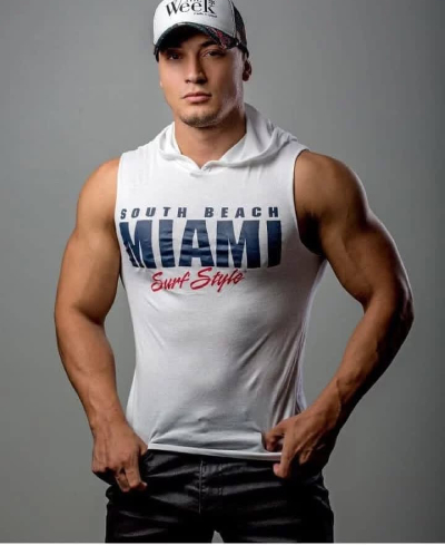 garoto de programa - César