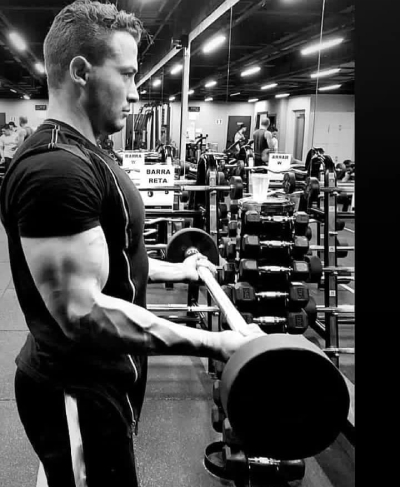 garoto de programa - César