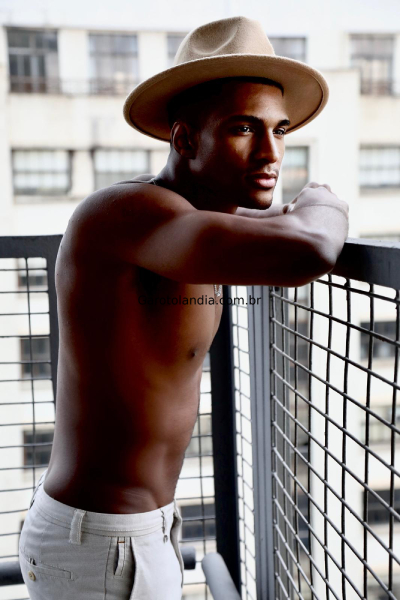 garoto de programa - Henrique Motoboy