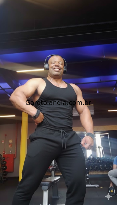 garoto de programa - César