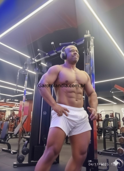 garoto de programa - César