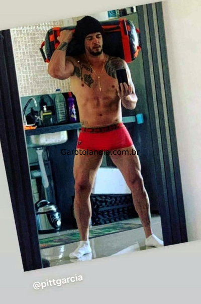 Pitty - garotos de programa